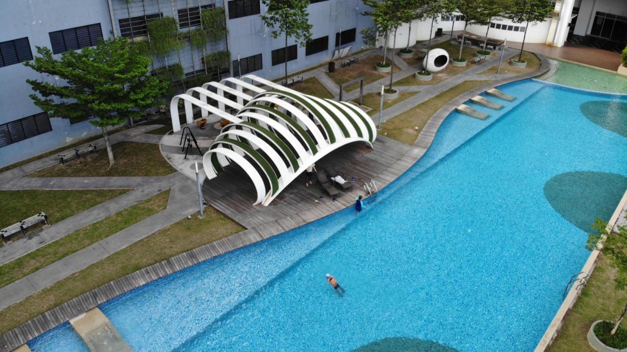 No.5 The Mint @ Puchong Center Near Ioi Mall Bagian luar foto